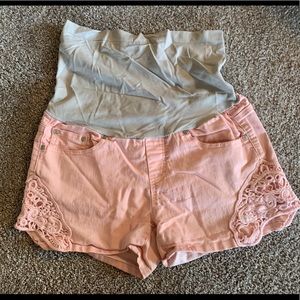 Bella Vida Crochet side Maternity Shorts